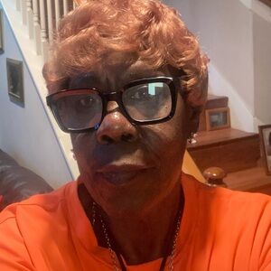 Meet your Posher, Myra